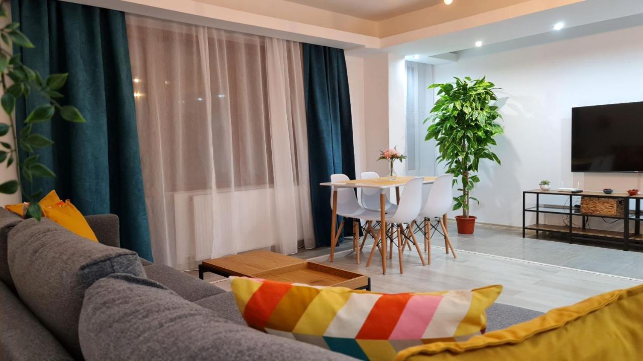 Zander Home Apartment Buşteni Extérieur photo