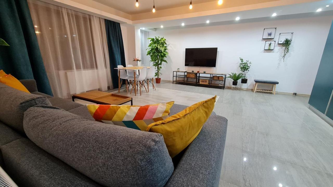 Zander Home Apartment Buşteni Extérieur photo